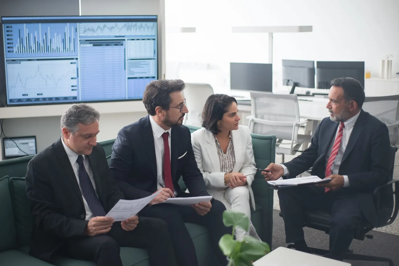 How to Become a Financial Advisor