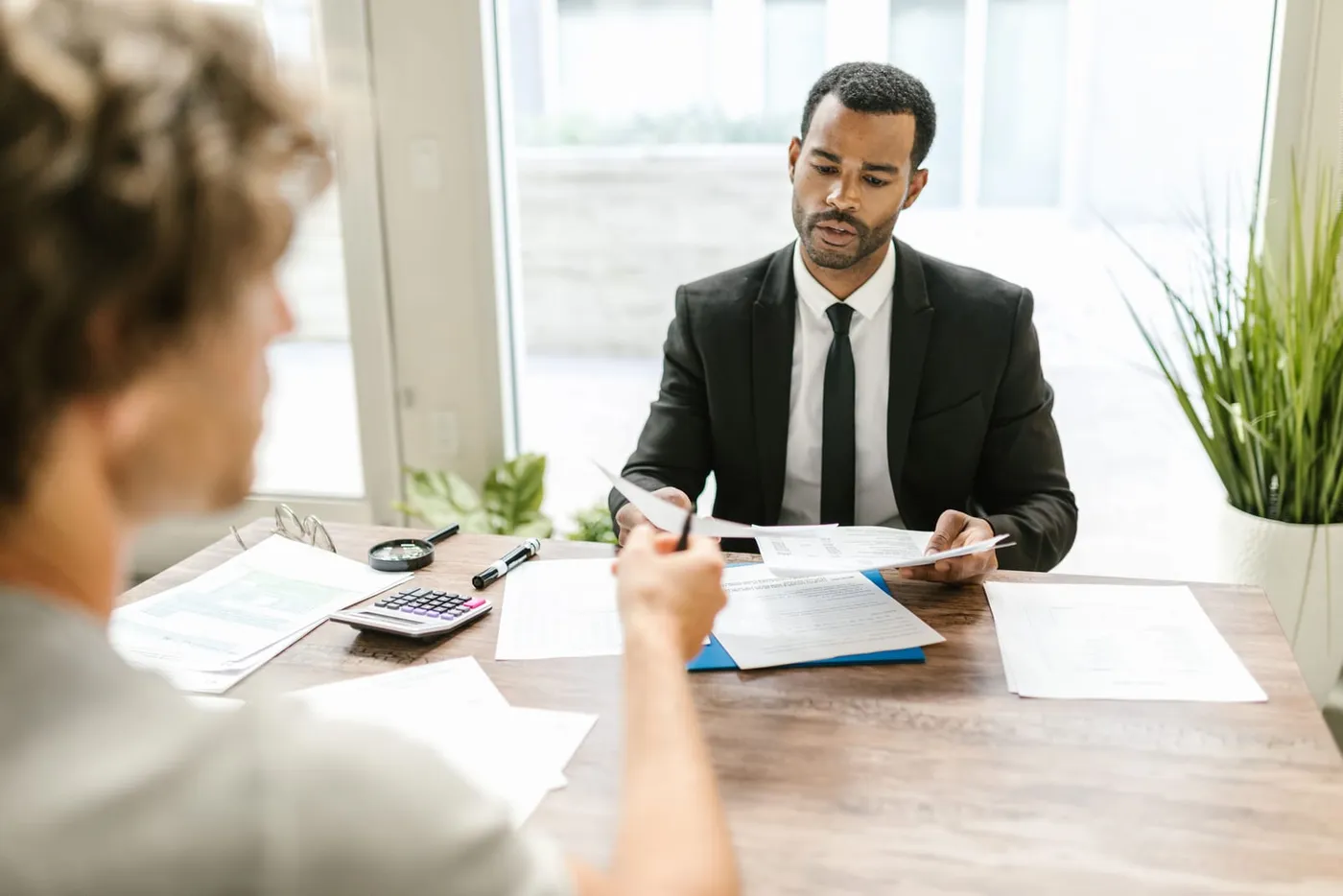How to Become a Financial Manager